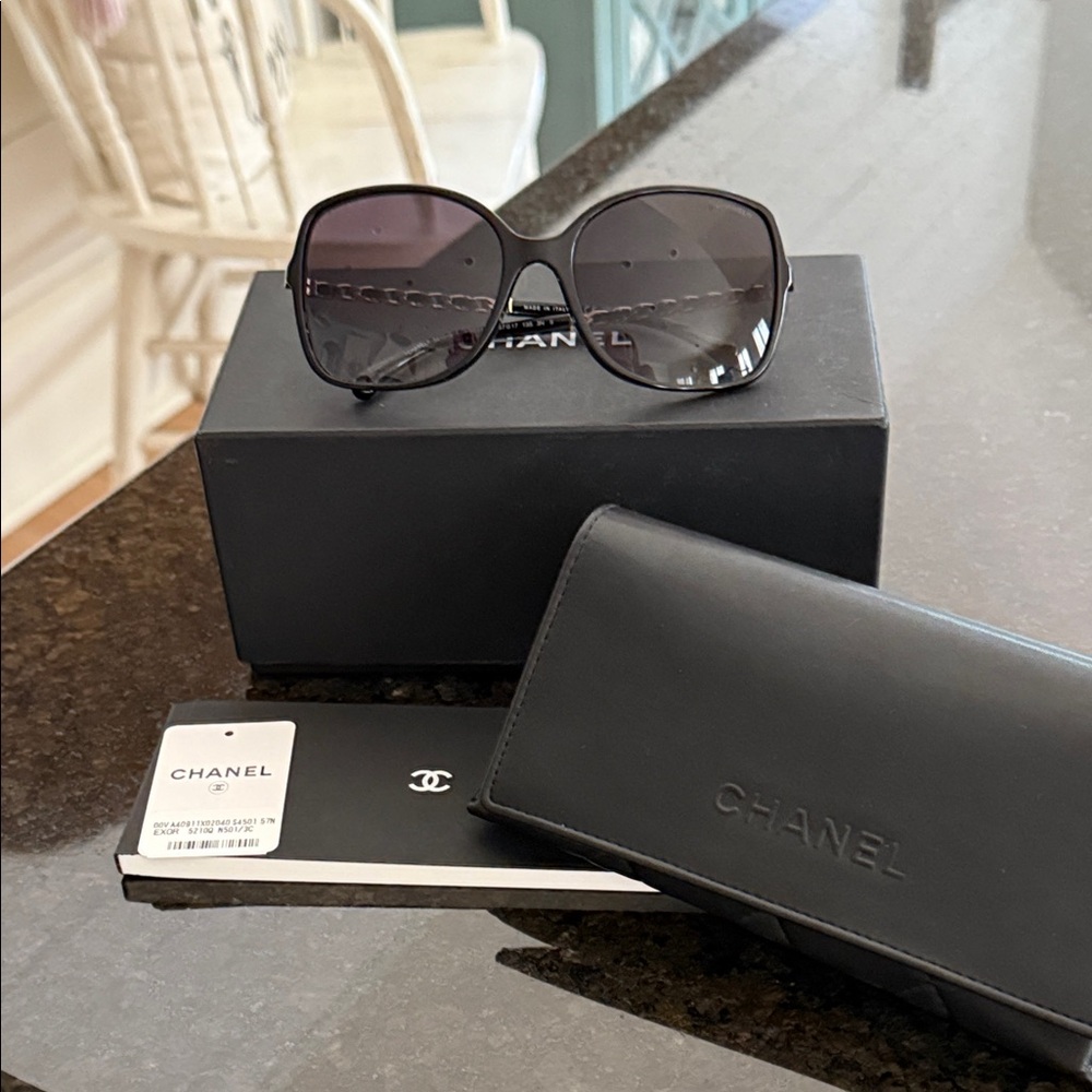 EUC Authentic CHANEL Black Square Sunglasses 57mm